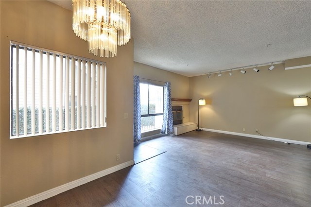 Detail Gallery Image 4 of 32 For 222 S Catalina Ave #9,  Pasadena,  CA 91106 - 3 Beds | 3/1 Baths