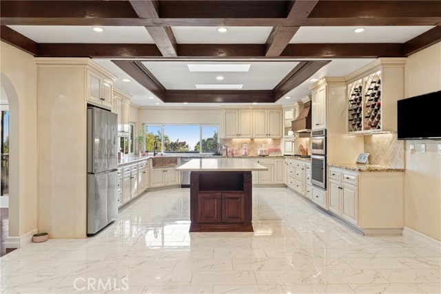 Detail Gallery Image 13 of 71 For 2420 San Antonio, Upland,  CA 91784 - 4 Beds | 3 Baths