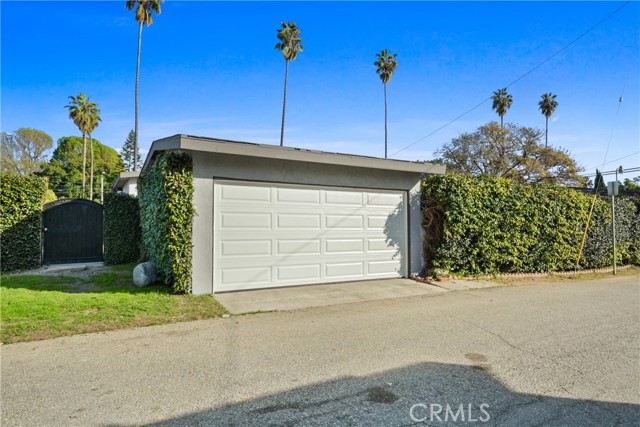 Detail Gallery Image 34 of 37 For 223 N Lark Ellen, West Covina,  CA 91791 - 3 Beds | 3 Baths