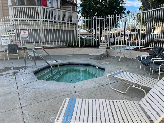 Detail Gallery Image 30 of 33 For 2402 Pleasant Way #H,  Thousand Oaks,  CA 91362 - 2 Beds | 1 Baths