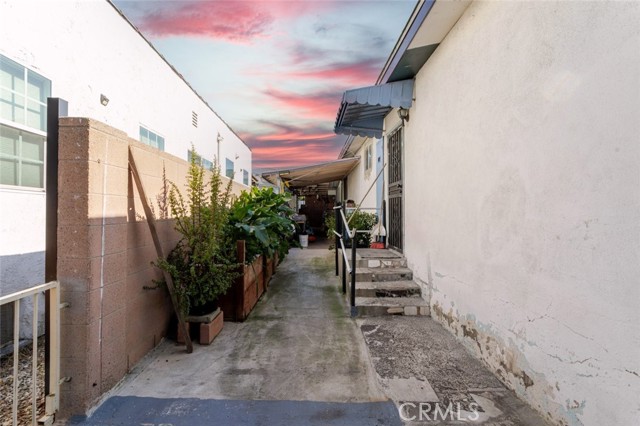 Detail Gallery Image 38 of 40 For 2945 Estara Ave, Los Angeles,  CA 90065 - 4 Beds | 2 Baths