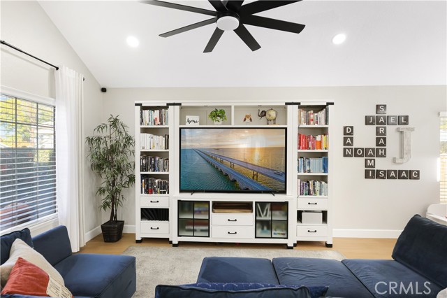 Detail Gallery Image 2 of 21 For 310 Hartford, Redlands,  CA 92374 - 4 Beds | 2/1 Baths