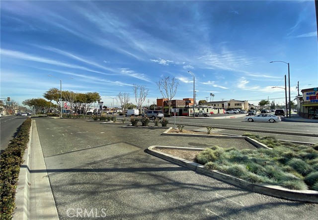16705 Hawthorne Boulevard, Lawndale, California 90260, ,Commercial Lease,For Rent,16705 Hawthorne Boulevard,CRSB25034670