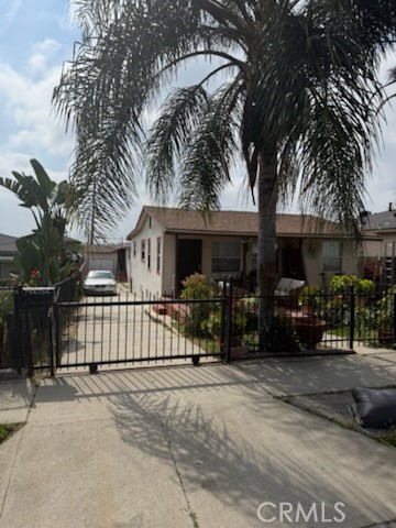 Detail Gallery Image 5 of 12 For 4252 Blanchard, Los Angeles,  CA 90063 - 5 Beds | 2 Baths