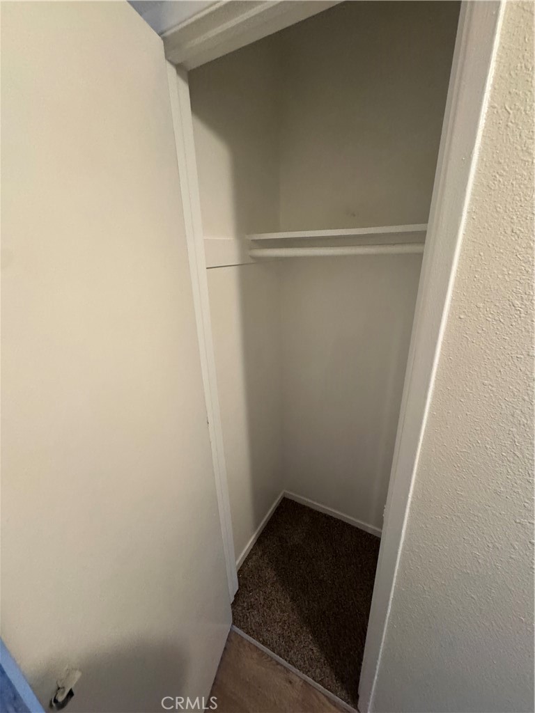 https://media.crmls.org/medias/ee87e16f-0f25-4c47-a1f0-d780b45717be.jpg?preset=X-Large