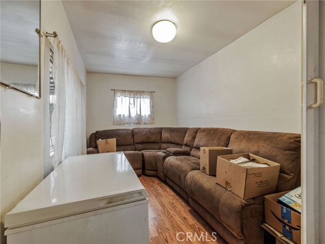7800 Winnetka Avenue, Winnetka CA: https://media.crmls.org/medias/ee88dbb9-fcc0-4598-84c7-a8685c0fb00b.jpg