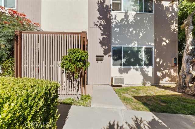 Detail Gallery Image 24 of 37 For 479 E 1st, Tustin,  CA 92780 - 2 Beds | 1/1 Baths