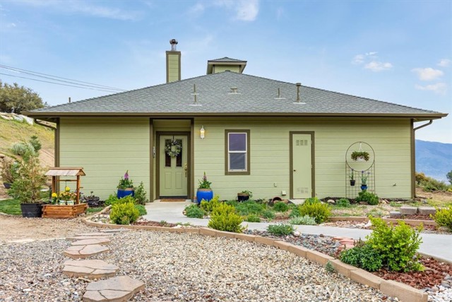 Detail Gallery Image 3 of 73 For 24921 Sunset Way, Tehachapi,  CA 93561 - 2 Beds | 2 Baths