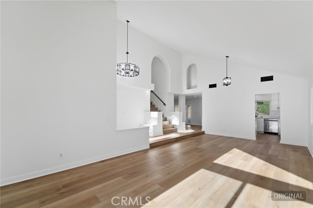 Detail Gallery Image 2 of 40 For 13047 Garris, Granada Hills,  CA 91344 - 4 Beds | 3 Baths