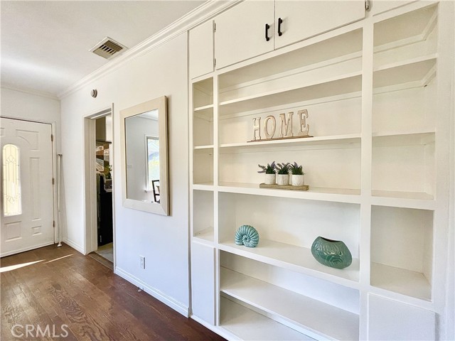 Detail Gallery Image 6 of 30 For 1761 Brook Ln, Glendale,  CA 91208 - 2 Beds | 1 Baths