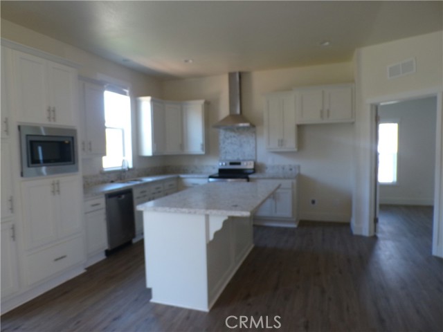 Detail Gallery Image 9 of 14 For 21305 Stewart, Middletown,  CA 95461 - 3 Beds | 2 Baths