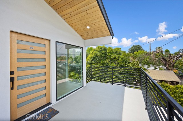 914 N Catalina Street, Burbank CA: https://media.crmls.org/medias/ee8b4bea-52a1-4cea-86ff-12742d1fa068.jpg