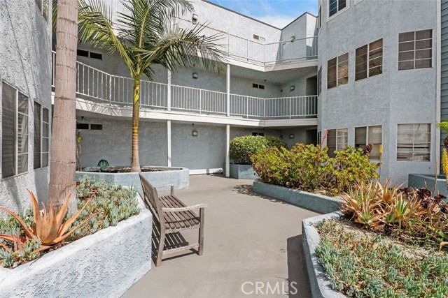Detail Gallery Image 35 of 42 For 1100 Euclid Ave #108,  Long Beach,  CA 90804 - 2 Beds | 2 Baths