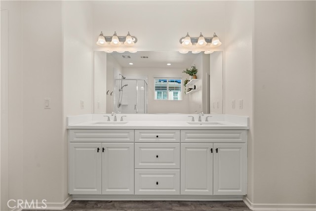 MASTER BATHROOM DUAL SINKS