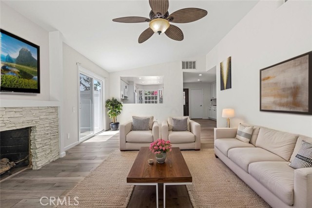 Detail Gallery Image 2 of 23 For 3862 Ravenswood Dr, Yorba Linda,  CA 92886 - 3 Beds | 2 Baths