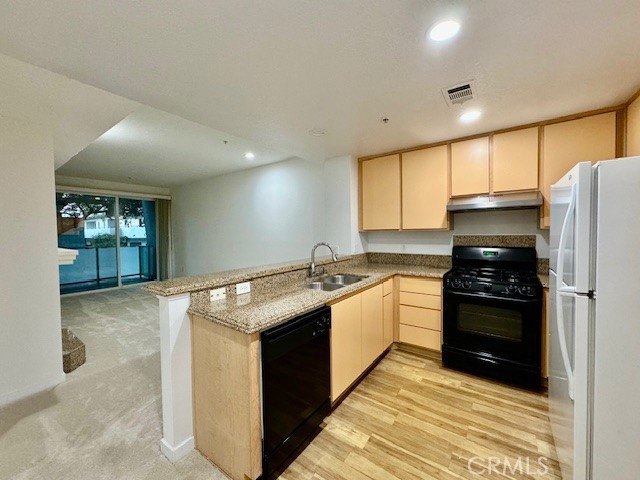 Detail Gallery Image 7 of 20 For 160 S Hudson Ave #202,  Pasadena,  CA 91101 - 2 Beds | 2 Baths