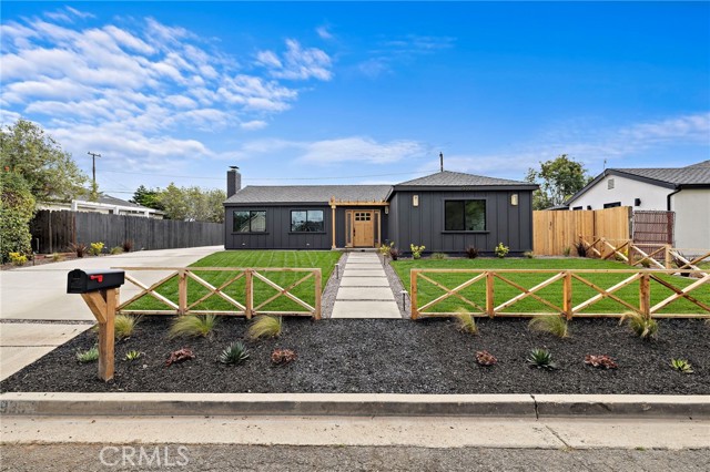 Detail Gallery Image 3 of 37 For 939 Congress St, Costa Mesa,  CA 92627 - 4 Beds | 2 Baths