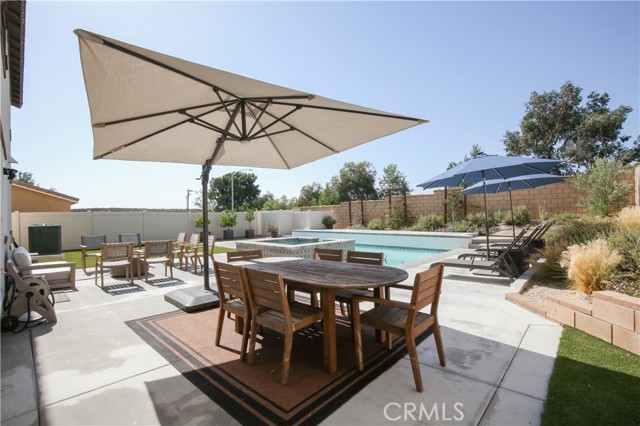 33060 Toledo Bend Court, Winchester CA: https://media.crmls.org/medias/ee8d69e7-19a2-4424-8ea3-d52a7faf22e7.jpg
