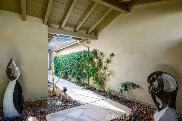 Detail Gallery Image 4 of 38 For 97 Palomino Circle, Palm Desert,  CA 92211 - 2 Beds | 3/1 Baths