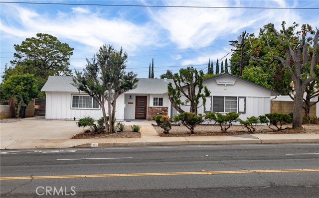 Detail Gallery Image 1 of 22 For 315 S San Mateo St, Redlands,  CA 92373 - 3 Beds | 2 Baths