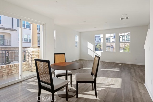 Detail Gallery Image 11 of 26 For 9831 La Serna Dr #1,  Whittier,  CA 90605 - 3 Beds | 3 Baths