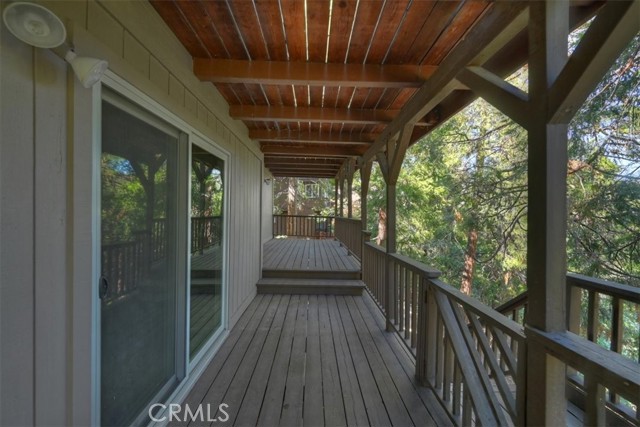 789 Jagerhorn Dr, Lake Arrowhead, CA 92352