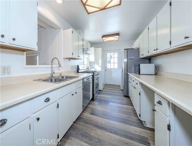 Detail Gallery Image 7 of 24 For 2371 Park Ave, Long Beach,  CA 90815 - 2 Beds | 1 Baths