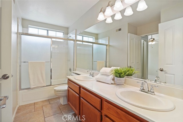 Bathroom 2nd Floor (Common)