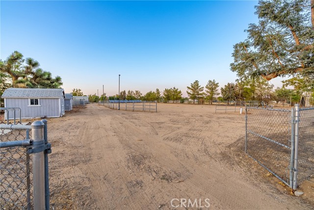 Detail Gallery Image 59 of 73 For 2755 W Avenue N, Palmdale,  CA 93551 - 5 Beds | 3/1 Baths