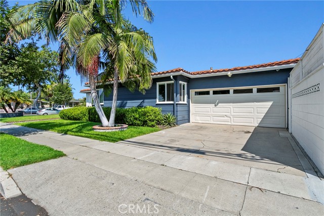 715 W South Street, Anaheim CA: https://media.crmls.org/medias/ee907c00-d693-4637-8288-cc1c900ce62d.jpg