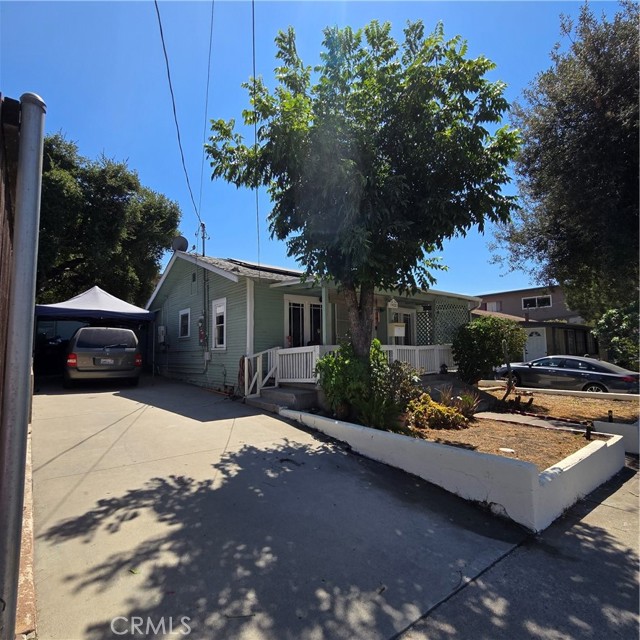 Detail Gallery Image 4 of 15 For 3928 La Crescenta Ave, Glendale,  CA 91020 - 2 Beds | 1 Baths