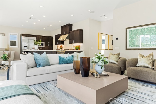 Detail Gallery Image 6 of 42 For 161 Walworth, Lake Forest,  CA 92630 - 5 Beds | 5 Baths