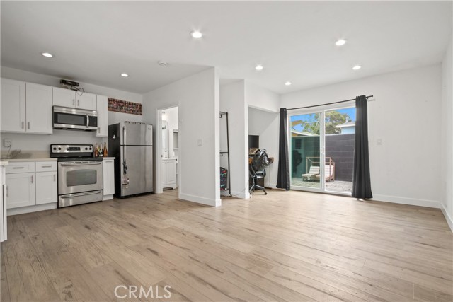 11612 Virginia Avenue, Lynwood CA: https://media.crmls.org/medias/ee9154c5-a546-457d-bd33-03706ca0c828.jpg