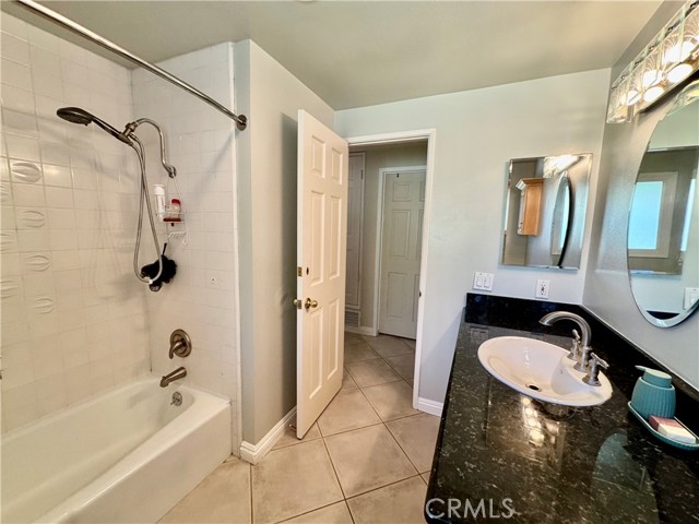19020 Killoch Way, Porter Ranch CA: https://media.crmls.org/medias/ee91b0f1-50e3-4c2d-9c01-033905a0af44.jpg