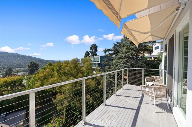 3233 Tareco Drive, Los Angeles CA: https://media.crmls.org/medias/ee921659-7e66-401d-86e0-ebca4d131ca7.jpg