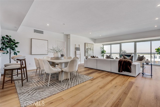 Detail Gallery Image 9 of 55 For 13600 Marina Pointe Dr #905,  Marina Del Rey,  CA 90292 - 2 Beds | 2/1 Baths