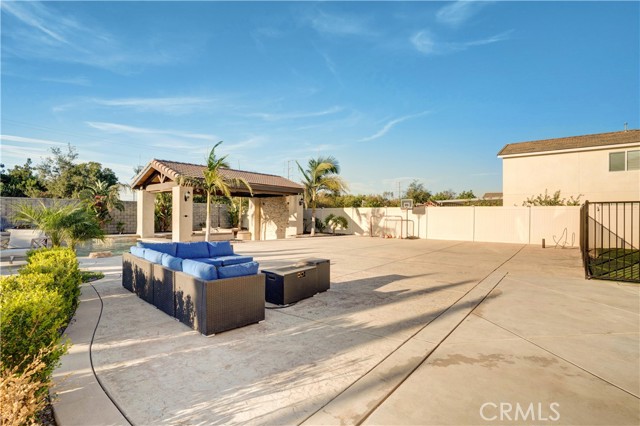 Detail Gallery Image 56 of 75 For 11715 Periwinkle Pl, Jurupa Valley,  CA 91752 - 6 Beds | 4/1 Baths