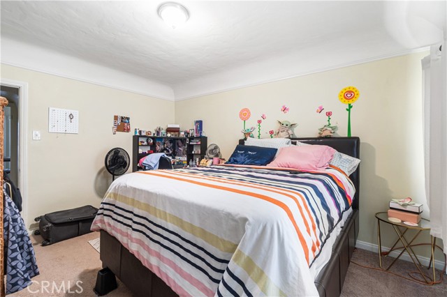 8020 Mckinley Avenue, South Gate CA: https://media.crmls.org/medias/ee9260de-b35b-43bc-aa57-a6d9e9e88d42.jpg