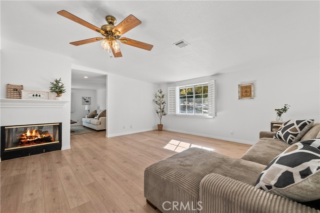 Detail Gallery Image 17 of 32 For 22459 Guadilamar Dr, Saugus,  CA 91350 - 3 Beds | 2 Baths