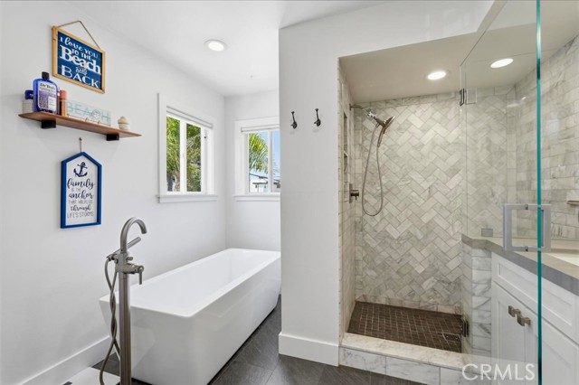 Primary soaking tub