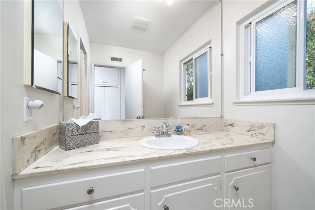 Detail Gallery Image 23 of 39 For 143 W Monterrey Dr, Claremont,  CA 91711 - 4 Beds | 2 Baths