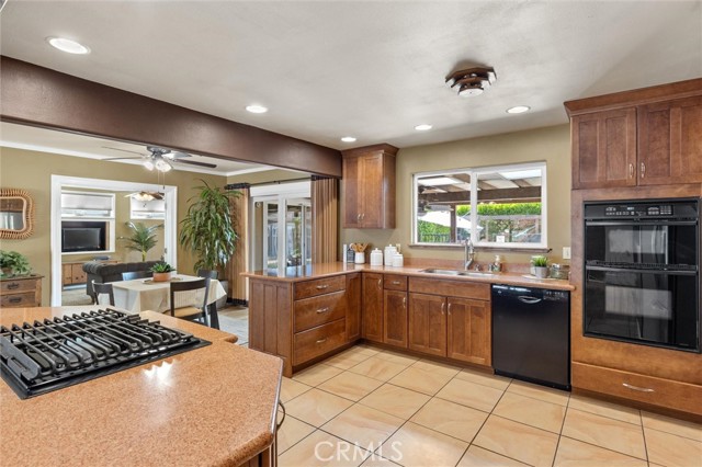 Detail Gallery Image 11 of 42 For 1095 Sierra Vista Way, Chico,  CA 95926 - 3 Beds | 2 Baths