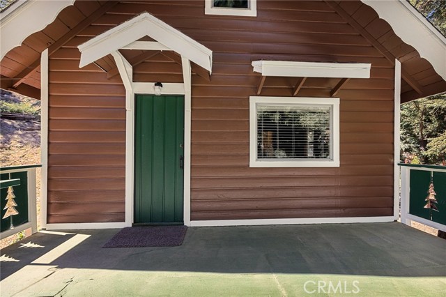 Detail Gallery Image 11 of 19 For 33855 Meadow Ln, Green Valley Lake,  CA 92341 - 2 Beds | 1 Baths