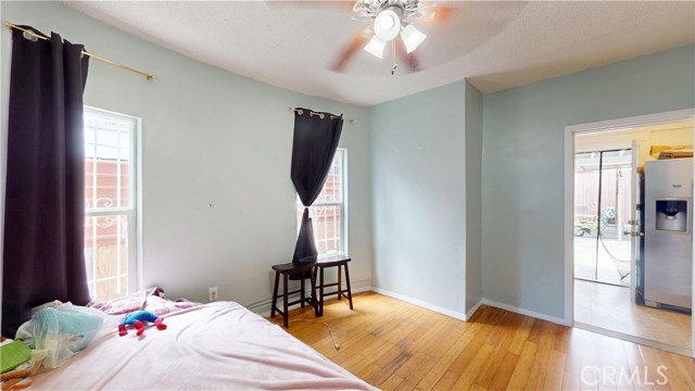 1155 E 58th Drive, Los Angeles CA: https://media.crmls.org/medias/ee94f2e5-f06c-4311-b349-9d6492a33f37.jpg