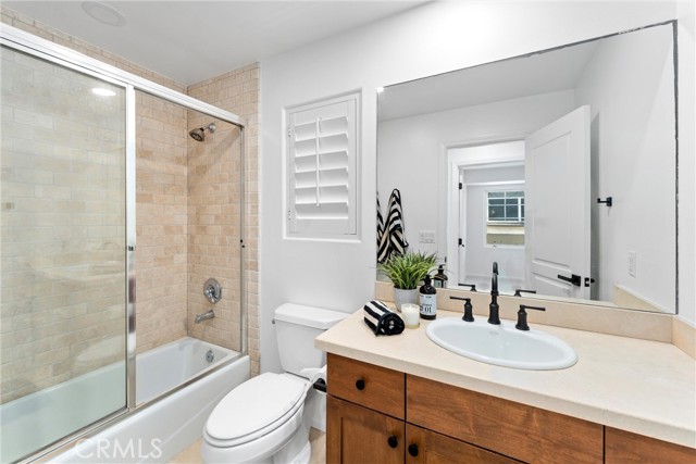 Detail Gallery Image 15 of 36 For 126 47th Street #1,  Newport Beach,  CA 92663 - 3 Beds | 2/1 Baths