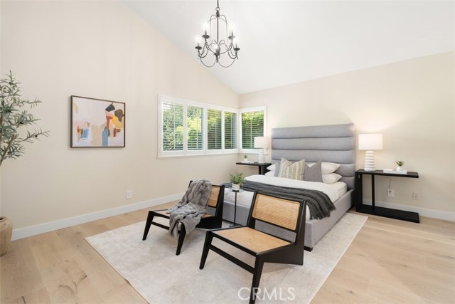17 Silver Crescent, Irvine CA: https://media.crmls.org/medias/ee95db00-c804-4b1c-b38c-a73e1ef0f974.jpg