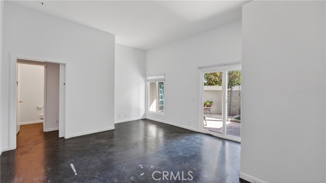 Detail Gallery Image 27 of 38 For 2600 W Segerstrom Ave #D,  Santa Ana,  CA 92704 - 3 Beds | 2/1 Baths