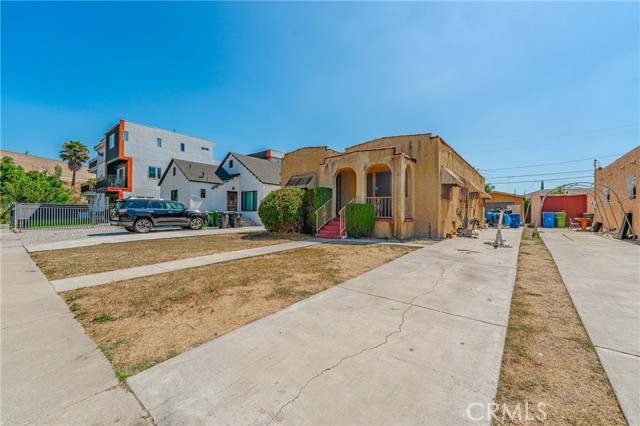 2424 West View Street, Los Angeles, California 90016, 3 Bedrooms Bedrooms, ,1 BathroomBathrooms,Single Family Residence,For Sale,West View,CV24178219