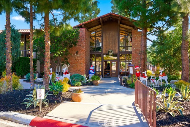 318 S Miraleste Drive, San Pedro CA: https://media.crmls.org/medias/ee967c7d-6a62-46aa-bfc3-e7fd46c32e2f.jpg