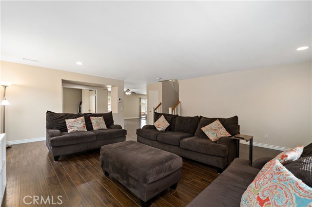 Detail Gallery Image 8 of 46 For 32026 Poppy Way, Lake Elsinore,  CA 92532 - 4 Beds | 2/1 Baths
